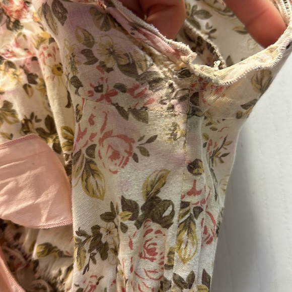 Motherhood Maternity Cotton Top. Size Med. Cream/Link Floral Short Sleeve - Picture 10 of 12